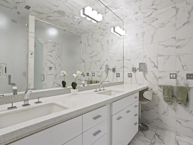 Photo of 155 Riverplace