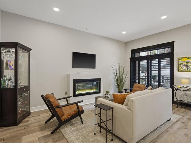 Photo of 155 Riverplace