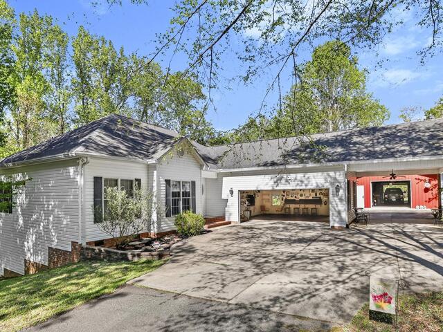 Photo of 181 Lake Drive