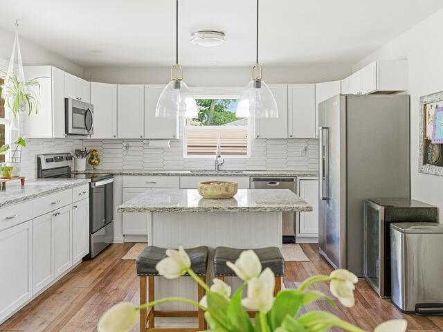Photo of 407 Ravenal Road