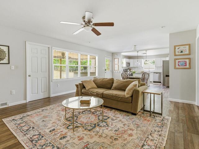 Photo of 407 Ravenal Road