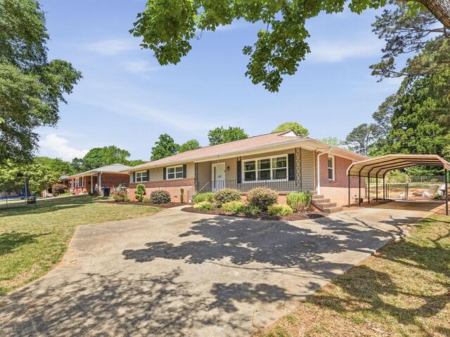 Photo of 407 Ravenal Road
