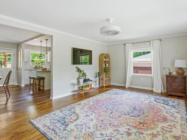 Photo of 407 Ravenal Road