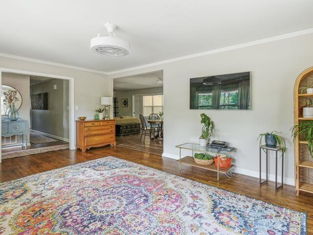 Photo of 407 Ravenal Road