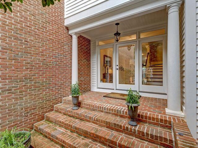 Photo of 1400 Thornblade Boulevard