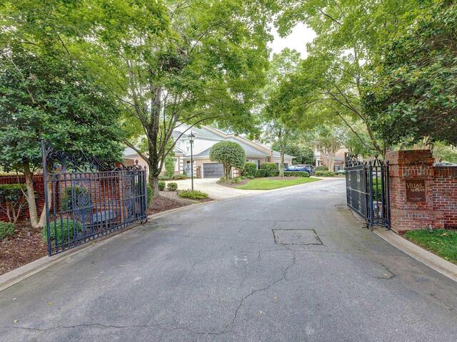 Photo of 1400 Thornblade Boulevard