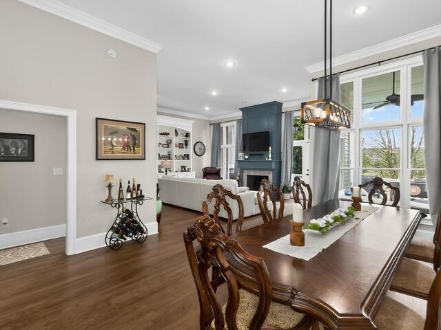 Photo of 1400 Thornblade Boulevard