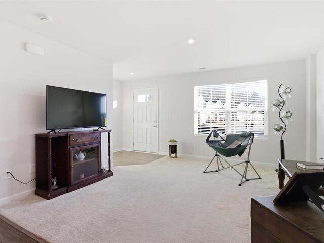 Photo of 833 Cranbrook Drive