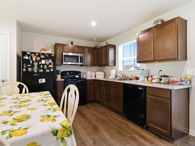 Photo of 833 Cranbrook Drive