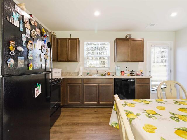 Photo of 833 Cranbrook Drive