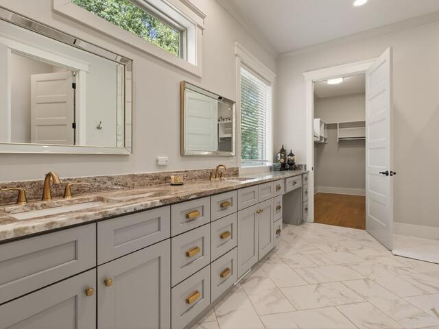 Photo of 308 Chamblee Boulevard