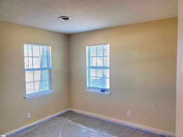 Photo of 713 E Curtis