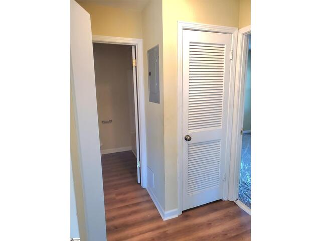 Photo of 713 E Curtis