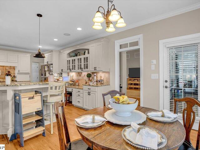 Photo of 409 Arthurs Court