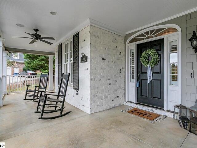 Photo of 409 Arthurs Court