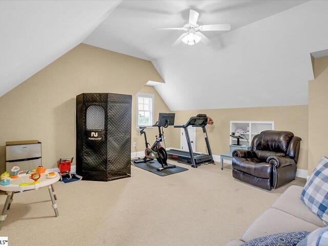 Photo of 409 Arthurs Court