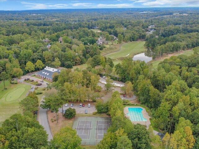 Photo of 409 Arthurs Court