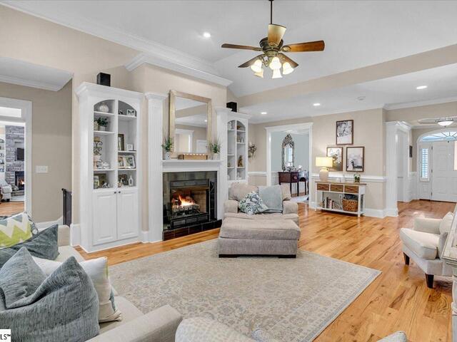 Photo of 409 Arthurs Court