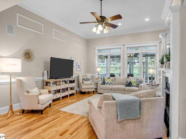 Photo of 409 Arthurs Court