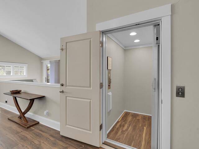 Photo of 106 W Park Avenue