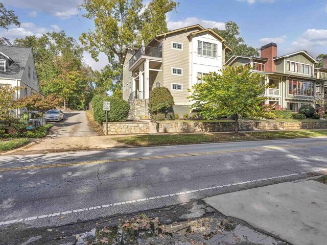 Photo of 106 W Park Avenue