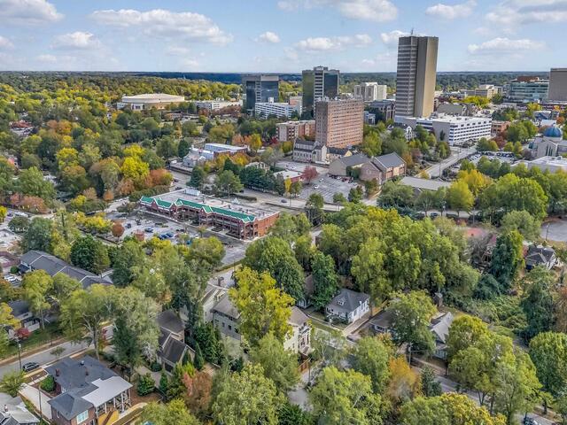 Photo of 106 W Park Avenue