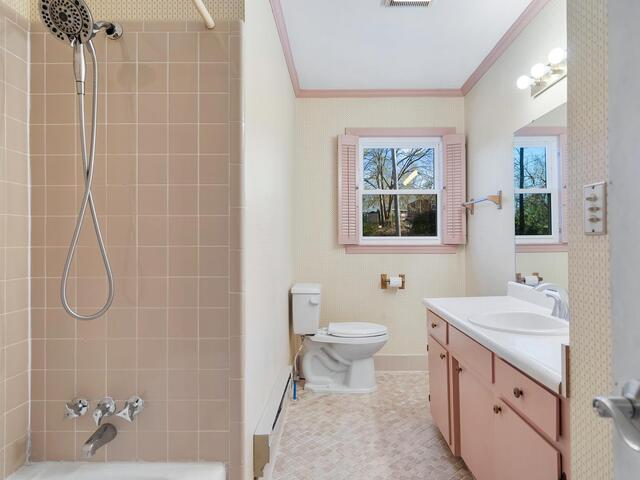 Photo of 218 Richmond Drive