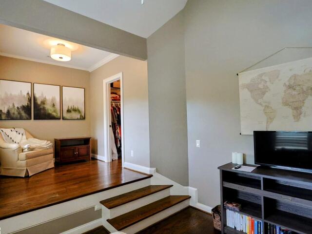 Photo of 108 Ledgestone Way