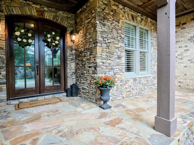 Photo of 108 Ledgestone Way