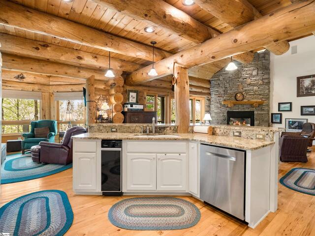 Photo of 4004 Lake Adger Parkway