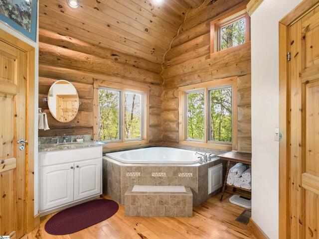 Photo of 4004 Lake Adger Parkway