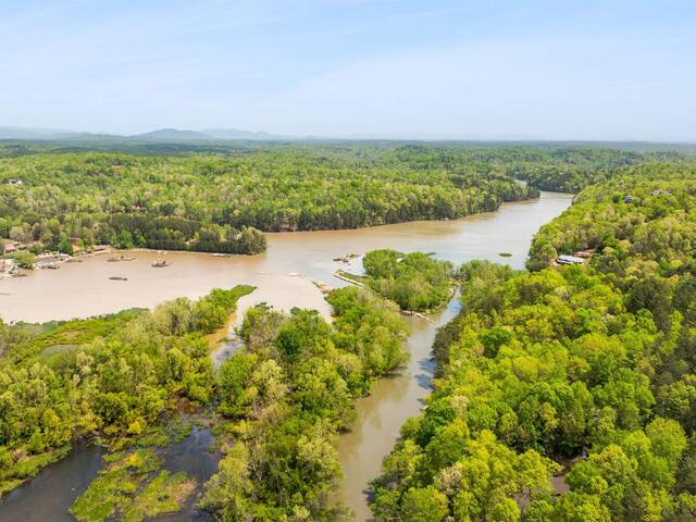 Photo of 4004 Lake Adger Parkway