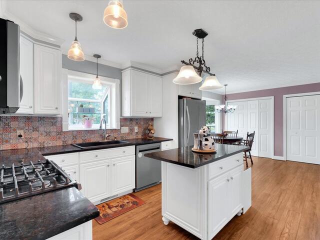 Photo of 1002 Greenwood Court