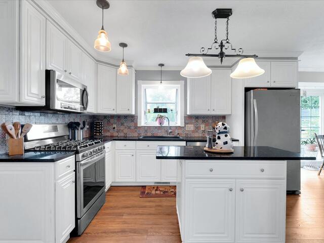 Photo of 1002 Greenwood Court