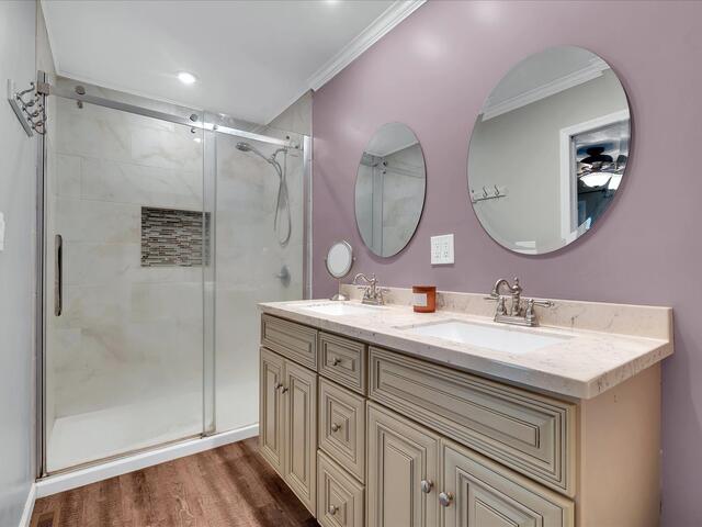 Photo of 1002 Greenwood Court