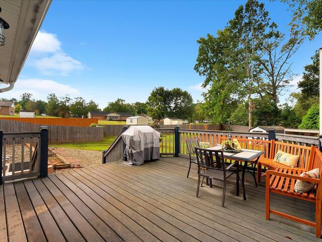 Photo of 1002 Greenwood Court