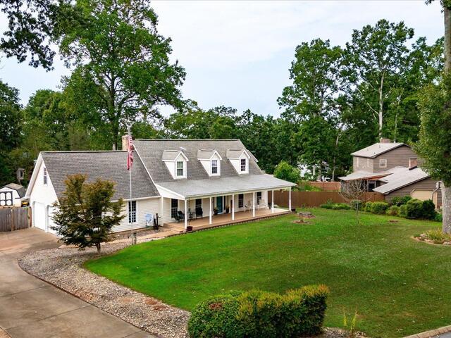 Photo of 1002 Greenwood Court