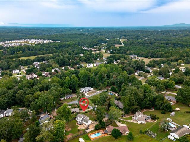 Photo of 1002 Greenwood Court