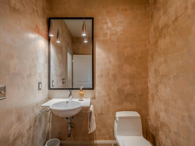 Photo of 94 Eagle Rock Road