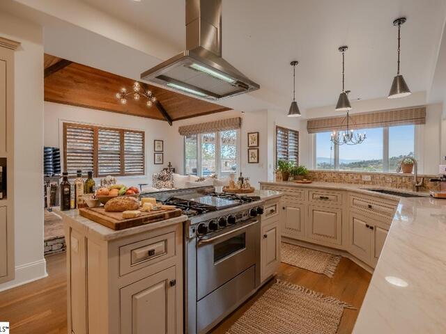 Photo of 94 Eagle Rock Road