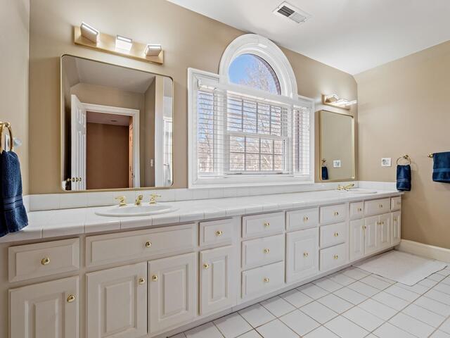 Photo of 25 Club Forest Lane