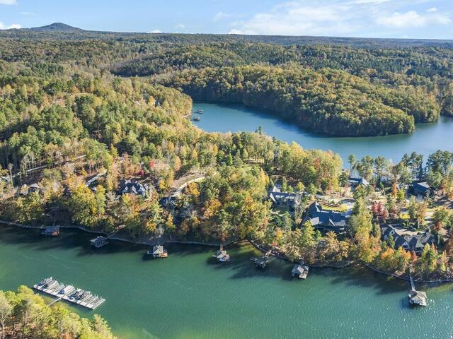Photo of 374 Peninsula Ridge