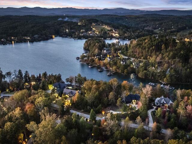 Photo of 374 Peninsula Ridge