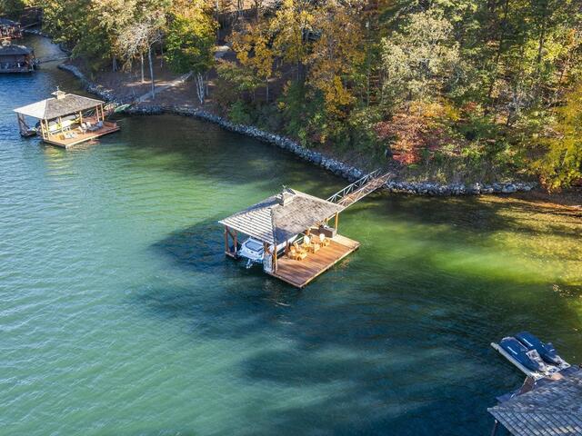 Photo of 374 Peninsula Ridge