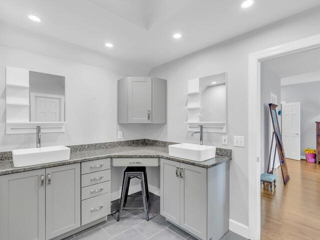 Photo of 34 Eagle Rock Road