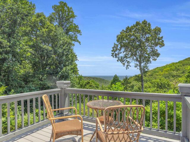 Photo of 34 Eagle Rock Road