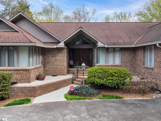 Photo of 28 FARRINGDON Drive