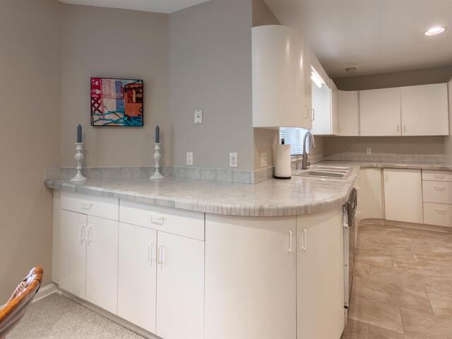 Photo of 28 FARRINGDON Drive