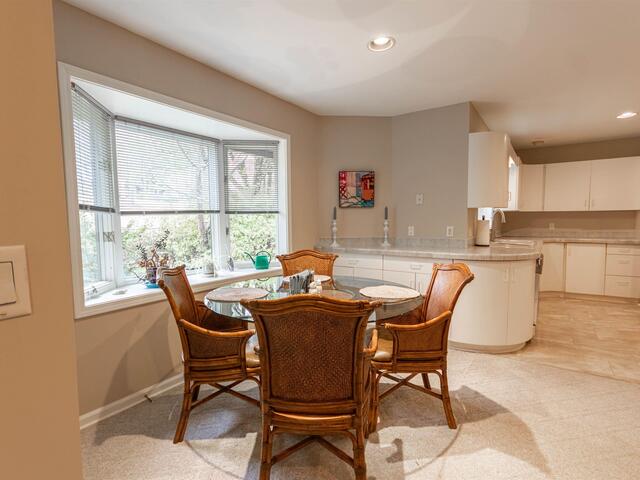 Photo of 28 FARRINGDON Drive
