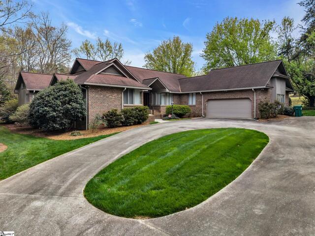 Photo of 28 FARRINGDON Drive